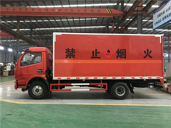 �|�L(f��ng)�������6.8���s�(xi��ng)Σ�U(xi��n)��Ʒ��ʽ�\(y��n)ݔ܇