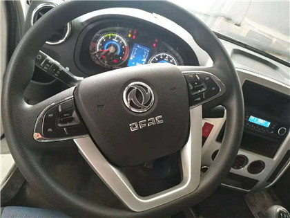 東風途逸易燃氣體運輸車 (1).jpg